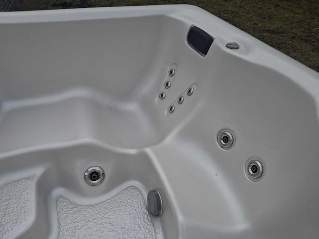 California cooperage 5 persoons jacuzzi en buitenspa - afbeelding 15 van  21
