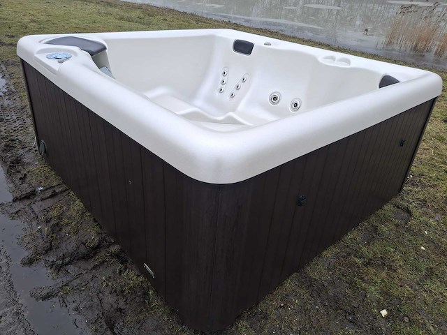 California cooperage 5 persoons jacuzzi en buitenspa - afbeelding 11 van  21