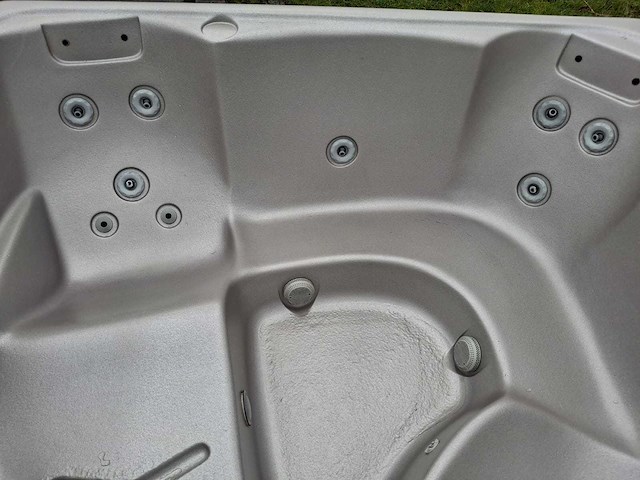 California cooperage 5 persoons jacuzzi en buitenspa - afbeelding 9 van  24