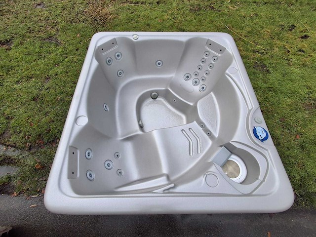 California cooperage 5 persoons jacuzzi en buitenspa - afbeelding 8 van  24