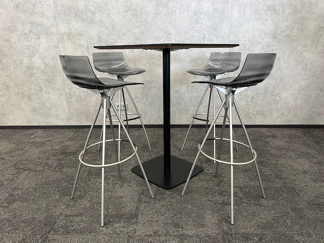 Calligaris l'eau - 4x barkruk met tafel - afbeelding 1 van  11