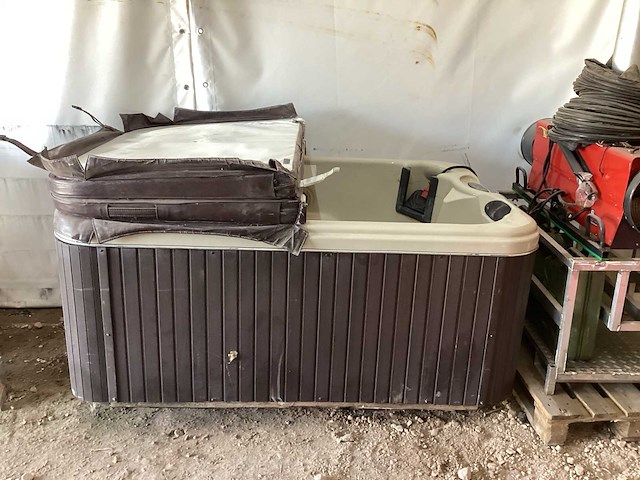 Calspo s-13s-z522le jacuzzi en buitenspa - afbeelding 1 van  5