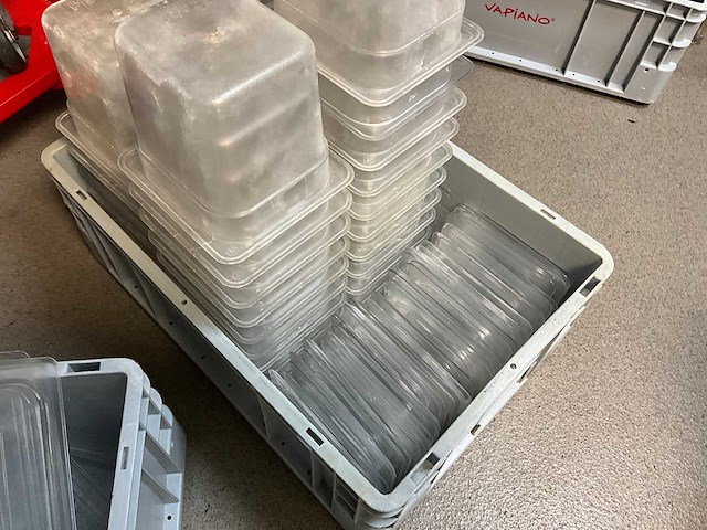 Cambro - gn 1/6-150 - kunststof gastronormbak met deksel (40x) - afbeelding 2 van  3