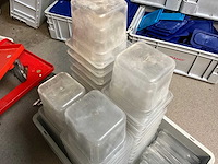 Cambro - gn 1/6-150 - kunststof gastronormbak met deksel (40x) - afbeelding 3 van  3