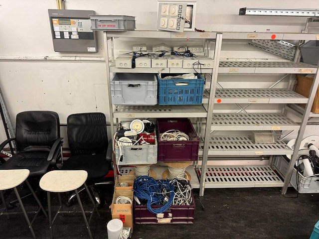 Cambro - partij elektra schakelmateriaal - afbeelding 1 van  12