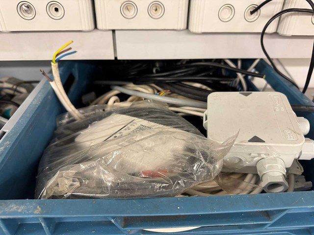 Cambro - partij elektra schakelmateriaal - afbeelding 9 van  12