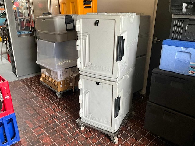 Cambro 1/1 gn 33 liter thermoport (2x) - afbeelding 1 van  3
