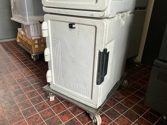 Cambro 1/1 gn 33 liter thermoport (2x) - afbeelding 3 van  3