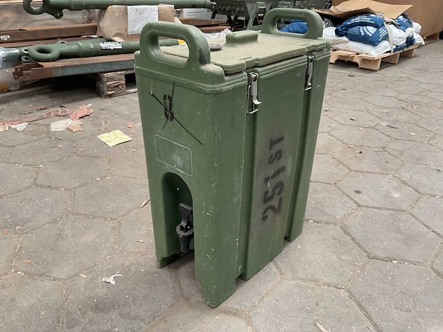 Cambro drankcontainer - afbeelding 1 van  6