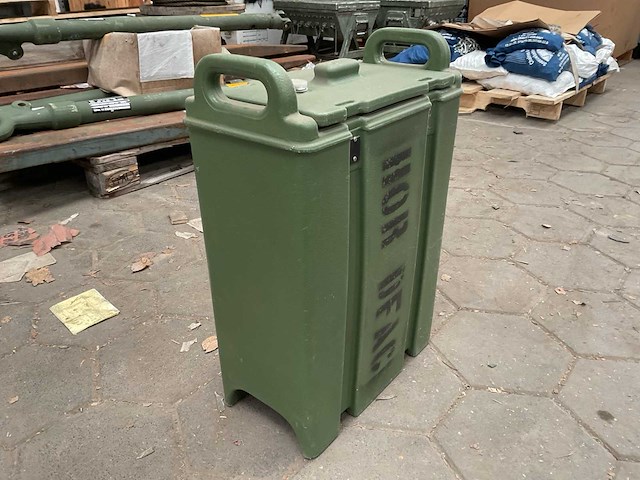 Cambro drankcontainer - afbeelding 1 van  7