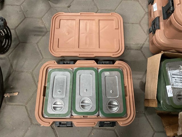 Cambro food container - afbeelding 4 van  5