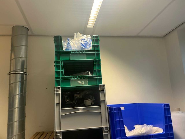Cambro planken met inhoud (2x) - afbeelding 8 van  11