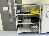 Cambro shelving met inhoud