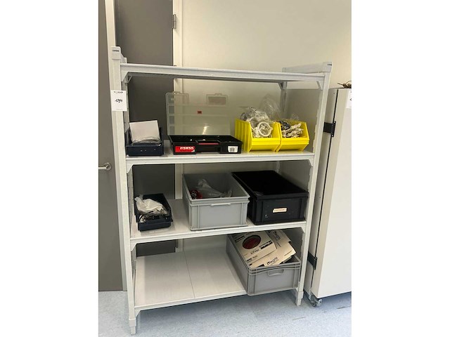 Cambro shelving met inhoud - afbeelding 2 van  9
