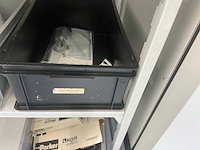 Cambro shelving met inhoud - afbeelding 6 van  9