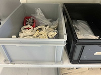 Cambro shelving met inhoud - afbeelding 7 van  9