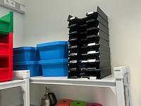 Cambro shelving met inhoud - afbeelding 11 van  12