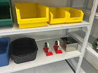 Cambro shelving met inhoud - afbeelding 12 van  12