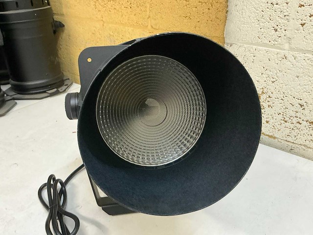 Cameo luxis fc full color led par (4x) - afbeelding 2 van  6