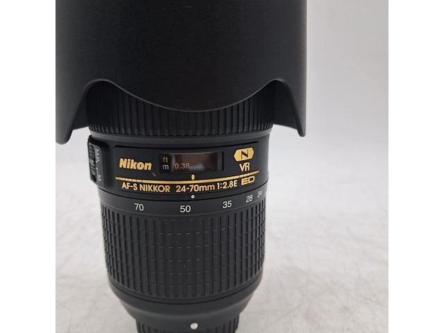 Camera lens, nikon, af-s nikkor 24-70mm 1:2.8e ed - afbeelding 2 van  4