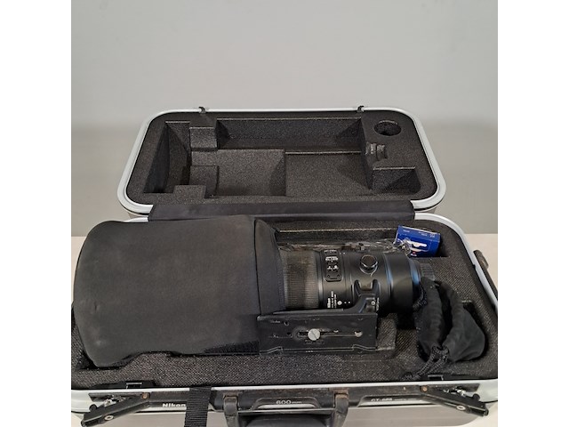 Camera lens, nikon, af-s nikkor 600mm 1:4e fl ed vr - afbeelding 12 van  12