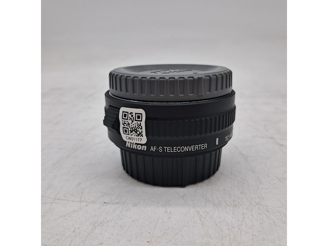 Camera lens, nikon, af-s nikkor 600mm 1:4e fl ed vr - afbeelding 9 van  10