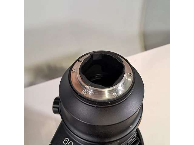 Camera lens, nikon, af-s nikkor 600mm 1:4e fl ed vr - afbeelding 11 van  11