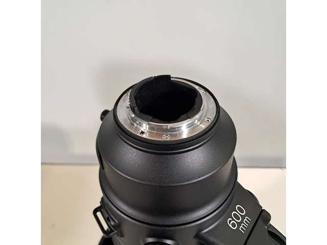 Camera lens, nikon, af-s nikkor 600mm 1:4e fl ed vr - afbeelding 11 van  11