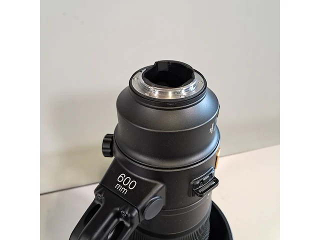 Camera lens, nikon, af-s nikkor 600mm 1:4e fl ed vr - afbeelding 9 van  10