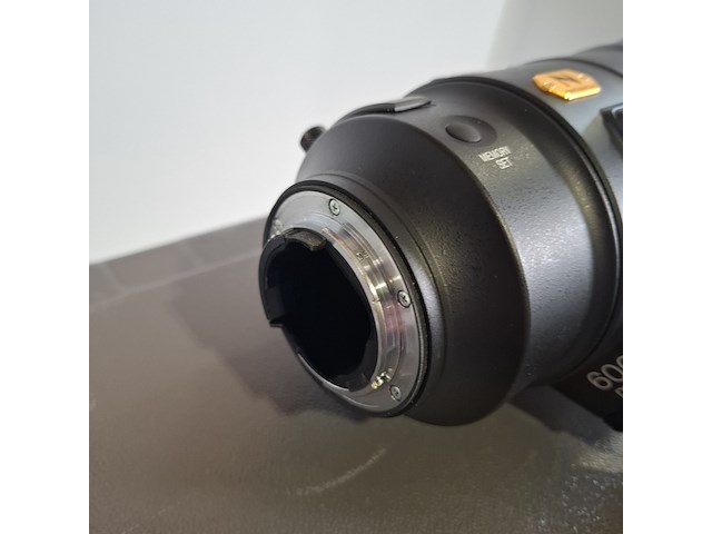 Camera lens, nikon, af-s nikor 600mm 1:4e fl ed - afbeelding 8 van  10