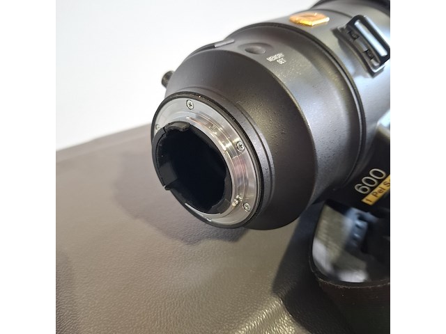 Camera lens, nikon, af-s nikor 600mm 1:4e fl ed - afbeelding 9 van  10