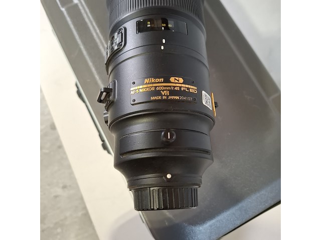 Camera lens, nikon, af-s nikor 600mm 1:4e fl ed - afbeelding 6 van  10