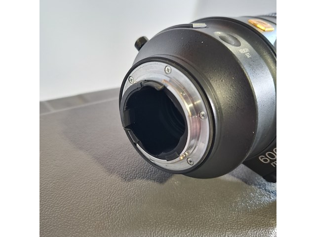 Camera lens, nikon, af-s nikor 600mm 1:4e fl ed - afbeelding 8 van  10