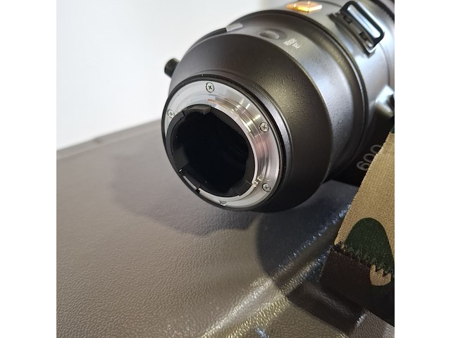 Camera lens, nikon, af-s nikor 600mm 1:4e fl ed - afbeelding 9 van  10