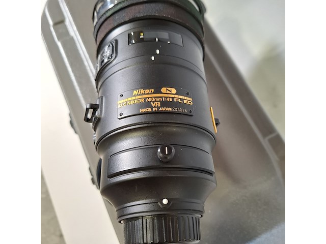 Camera lens, nikon, af-s nikor 600mm 1:4e fl ed - afbeelding 6 van  10