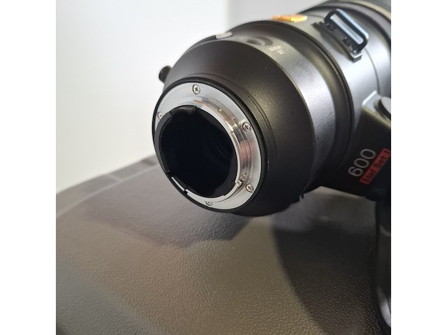 Camera lens, nikon, af-s nikor 600mm 1:4e fl ed - afbeelding 9 van  10
