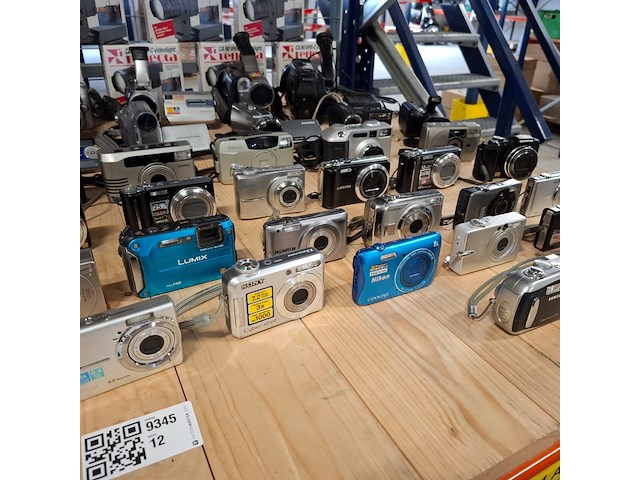 Camera's, o.a. canon, olympus, jvc, nikon - afbeelding 2 van  14