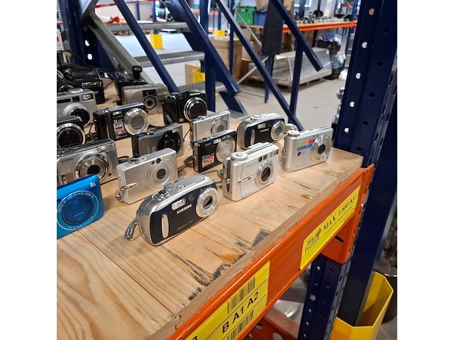Camera's, o.a. canon, olympus, jvc, nikon - afbeelding 3 van  14