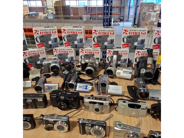 Camera's, o.a. canon, olympus, jvc, nikon - afbeelding 6 van  14
