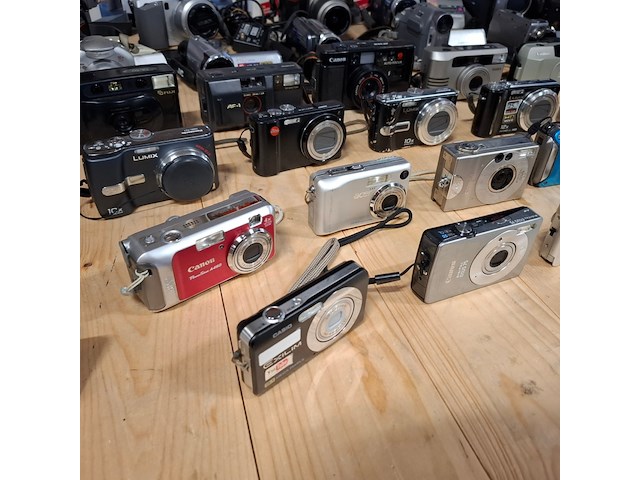 Camera's, o.a. canon, olympus, jvc, nikon - afbeelding 9 van  14