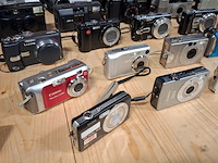 Camera's, o.a. canon, olympus, jvc, nikon - afbeelding 9 van  14