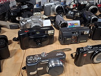 Camera's, o.a. canon, olympus, jvc, nikon - afbeelding 10 van  14
