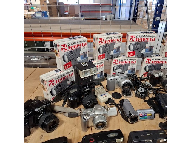 Camera's, o.a. canon, olympus, jvc, nikon - afbeelding 11 van  14