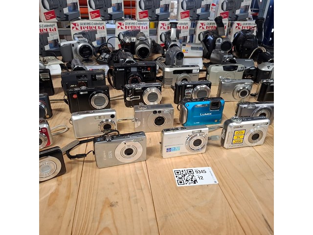 Camera's, o.a. canon, olympus, jvc, nikon - afbeelding 12 van  14