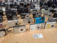Camera's, o.a. canon, olympus, jvc, nikon - afbeelding 12 van  14