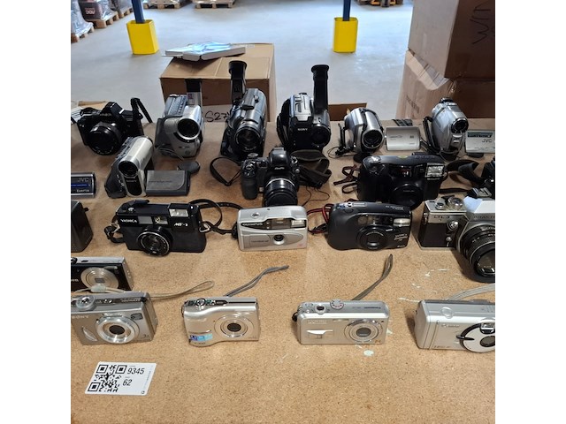 Camera's, o.a lumix, canon, kodak, sony - afbeelding 6 van  10