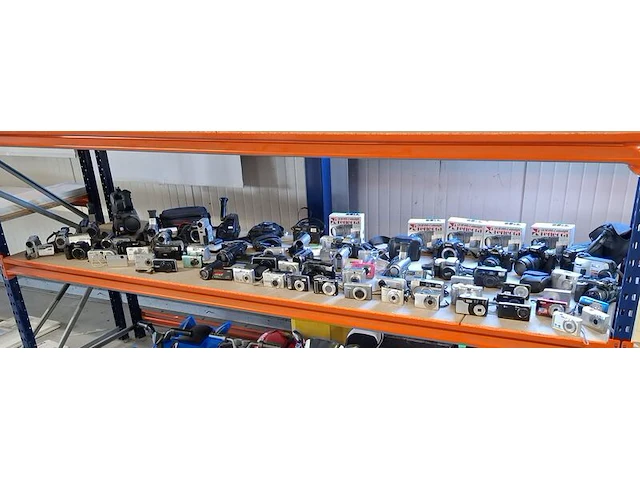 Camera's, o.a. nikon, sony, canon, panasonic, minolta - afbeelding 1 van  8