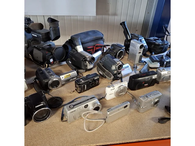 Camera's, o.a. nikon, sony, canon, panasonic, minolta - afbeelding 3 van  8