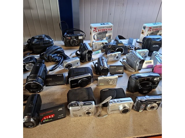 Camera's, o.a. nikon, sony, canon, panasonic, minolta - afbeelding 5 van  8