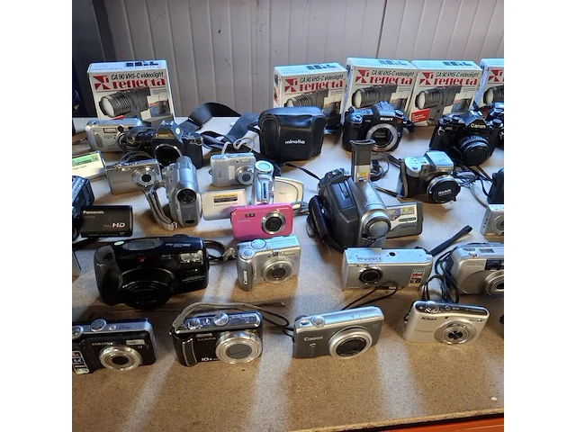 Camera's, o.a. nikon, sony, canon, panasonic, minolta - afbeelding 6 van  8